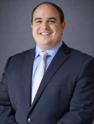 Professional portrait of Mauricio G. Jacques, MD, featured Conzultos expert